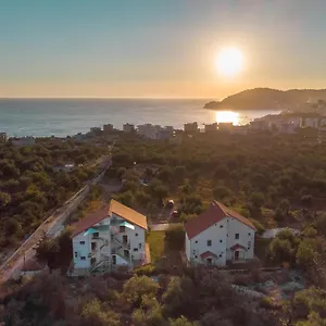 Aria Himare